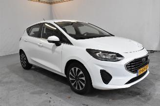 krockskadad bil auto Ford Fiesta 1.0 EcoB.Hy. Tit. 2022/11