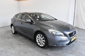 Coche accidentado Volvo V-40 1.6 D2 Momentum 2013/4