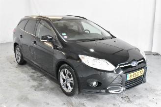 krockskadad bil auto Ford Focus 1.0 EcoBoost Trend 2013/5