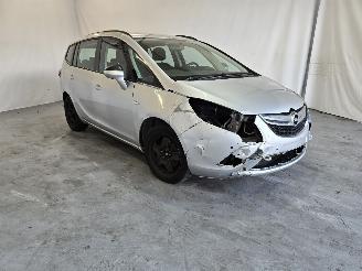 krockskadad bil auto Opel Zafira 1.4 2015/11