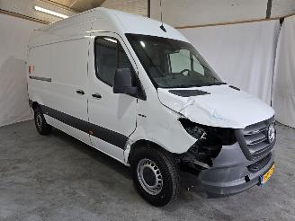 krockskadad bil bedrijf Mercedes eSprinter L2H2 55kWh 2022/8