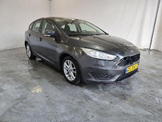 krockskadad bil auto Ford Focus 1.0 1.0 Trend Edition 2015/7
