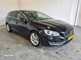 krockskadad bil auto Volvo V-60 2.4 D5 Twin Engine Lease Edition 2016/9