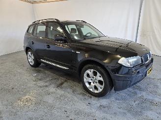 Unfallwagen BMW X5 3.0i Executive 2004/6