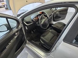 Peugeot 207 1.4 VTi X-line picture 15