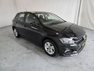 Vaurioauto  passenger cars Volkswagen Polo 1.0 TSI Beats 2018/6