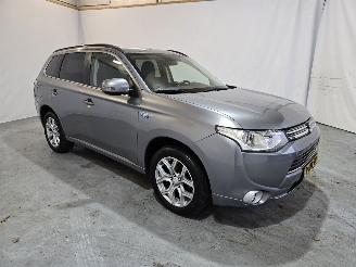 Unfallwagen Mitsubishi Outlander 2.0 PHEV Business Ed 2014/8
