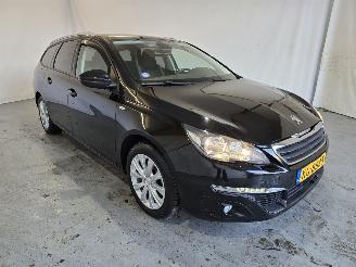 damaged passenger cars Peugeot 308 1.2 PureTech Style 2016/8