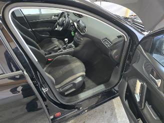 Peugeot 308 1.2 PureTech Style picture 18