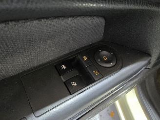 Opel Astra GTC 1.6 Enjoy picture 20