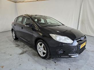 Voiture accidenté Ford Focus 1.0 EcoBoost Trend 2013/4