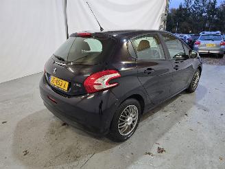 Peugeot 208 1.2 VTi Allure picture 7
