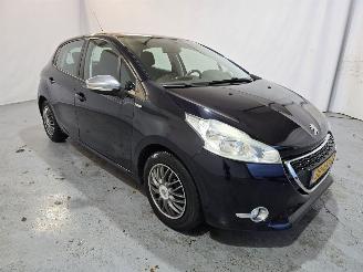 Unfallwagen Peugeot 208 1.2 VTi Allure 2013/9