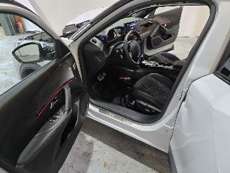 Peugeot 2008 1.2 Hybrid 145 GT picture 25