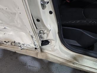 Renault Clio 1.5 dCi ECO Expression picture 12