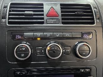 Volkswagen Touran 2.0 TDI Highline BlueMotion 7p. picture 31