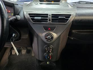 Toyota iQ 1.0 L picture 30