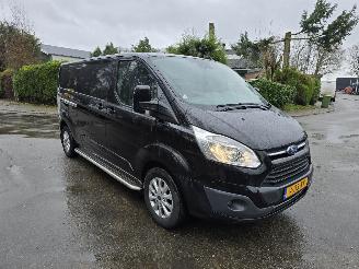 skadebil auto Ford Tourneo Custom 290 2.0 TDCI L2H1 Limited 2017/1