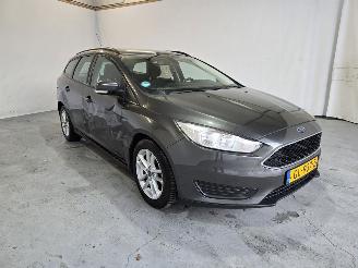 Coche accidentado Ford Focus 1.0 Trend Edition 2015/6
