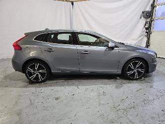 Volvo V-40 2.0 D2 R-Design Bns picture 8