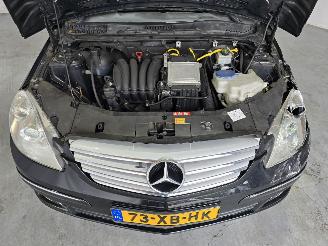 Mercedes B-klasse b150 picture 13