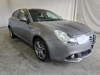 uszkodzony samochody osobowe Alfa Romeo Giulietta 1.4 T Exclusive 2014/12