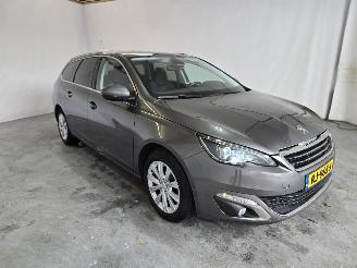 uszkodzony samochody osobowe Peugeot 308 1.2 PureTech Allure 2017/11
