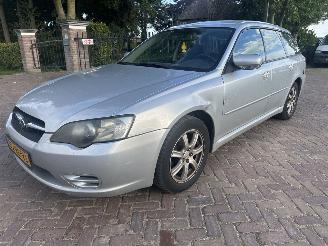 Vaurioauto  passenger cars Subaru Legacy Touring Wagon 2.0 AWD 2005/7