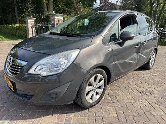 Vaurioauto  passenger cars Opel Meriva 1.4 Turbo Cosmo LPG 2013/6