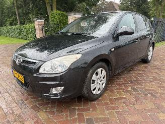 Hyundai I-30 1.6i Dynamic picture 1