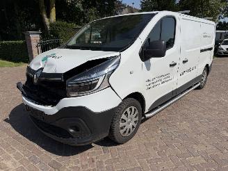 Schade bestelwagen Renault Trafic 2.0 dCi T29 L2H1 Comfort 88 Kw 2021/12