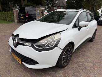 skadebil auto Renault Clio Estate 1.5 dCi ECO Expression 2014/11