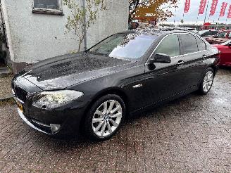 krockskadad bil auto BMW 5-serie 530i 6-cilinder 2013/3