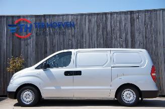 krockskadad bil auto Hyundai H-300 2.5 CRDi Lang Airco 3-Persoons Trekhaak 125KW Euro 4 2008/8