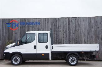 uszkodzony samochody osobowe Iveco Daily 35S12 2.3 HPi Dubbele Cabine Open Laadbak Trekhaak 85KW Euro 6 2017/1