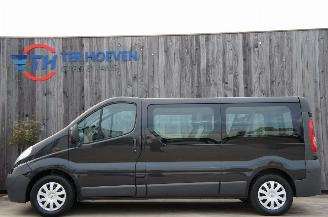 uszkodzony samochody osobowe Opel Vivaro 2.5 CDTi Lang Klima 9-Persoons 107KW Euro 4 2009/2