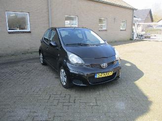 krockskadad bil auto Toyota Aygo 1.2-12V Comfort 2009/4