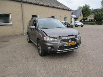 krockskadad bil auto Mitsubishi Outlander 2.0 Edition Automaat REST BPM 400 EURO !!!! 2011/1