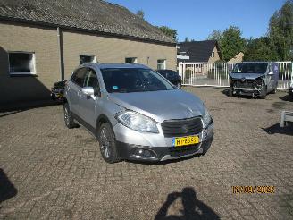 krockskadad bil auto Suzuki SX4 S-cross 1.6 Exclusive  REST BPM 725 EURO 2016/1