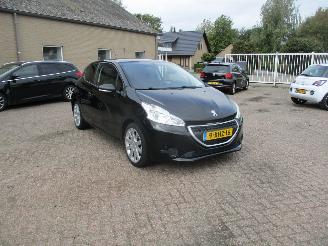  Peugeot 208 1.0 VTi Acces NAP 2014/1