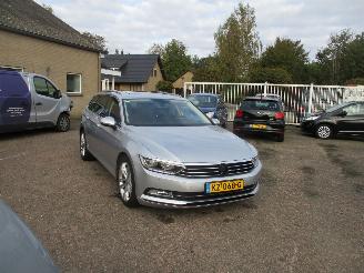 krockskadad bil auto Volkswagen Passat 1.4 TSI Connected Series REST BPM 1000 EURO !!!!! 2017/1