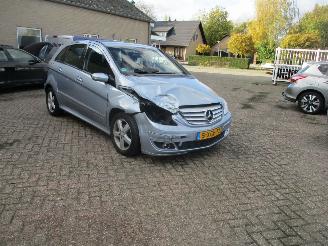 skadebil auto Mercedes B-klasse 170 Automaat 5 drs 2005/9