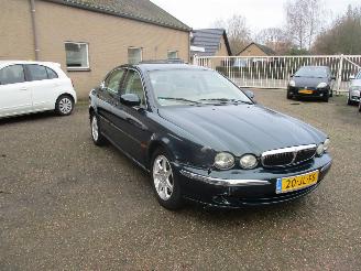 Coche accidentado Jaguar X-type 2.0 V6 EXECUTIVE 2002/5