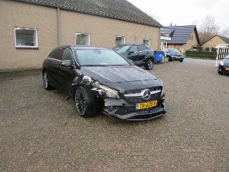 Damaged car Mercedes Cla-klasse Shooting Brake 200d Prestige Automaat 2017/11