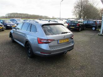 Skoda Superb Combi 1.6 TDI Ambition Bns picture 5