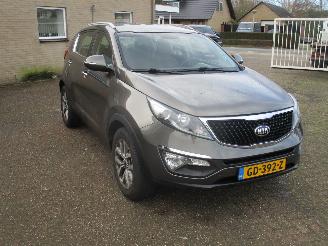 damaged passenger cars Kia Sportage 1.6 GDI BusinessLine REST BPM 1000 EURO !!!! 2015/4