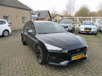 uszkodzony samochody osobowe Cupra Leon Sportstourer 1.5 eTSI Bsn Ed.Pl REST BPM 1750 EURO 2023/4