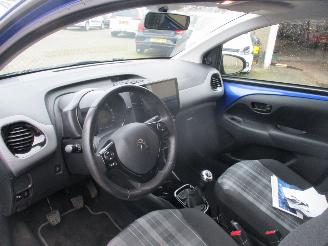 Peugeot 108 1.0 E -VTI BLUE L. EX picture 16