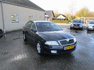 Vaurioauto  passenger cars Skoda Octavia 1.6 FSI Elegance 2007/9