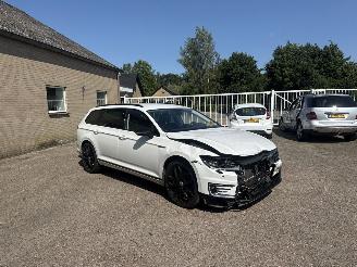 Damaged car Volkswagen Passat 1.4 TSI GTE REST BPM €300,-!!! 2018/2